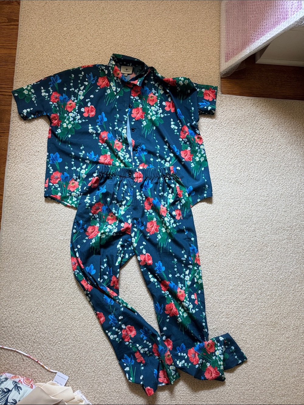 Women’s Tuckernuck Set